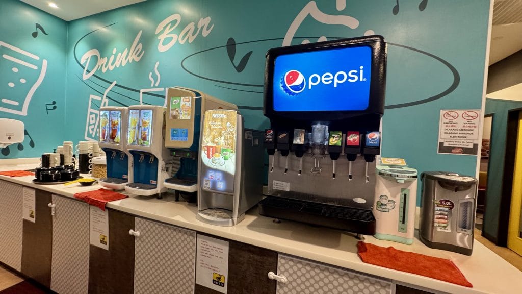 マレーシア：まねきねこのドリンクバー