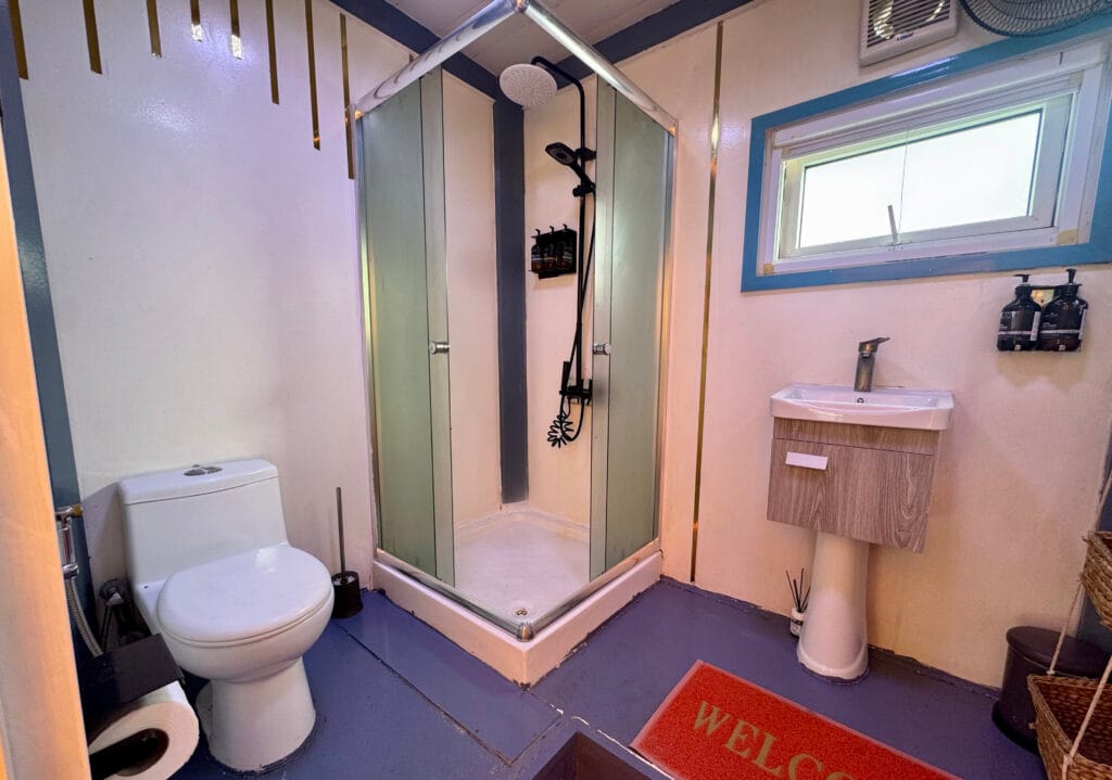 ドバイ付近のペット可キャンプ：シャワールーム