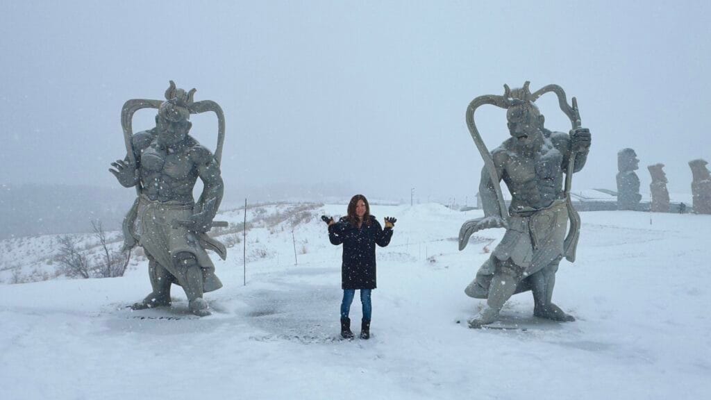 【真駒内滝野霊園】の石像